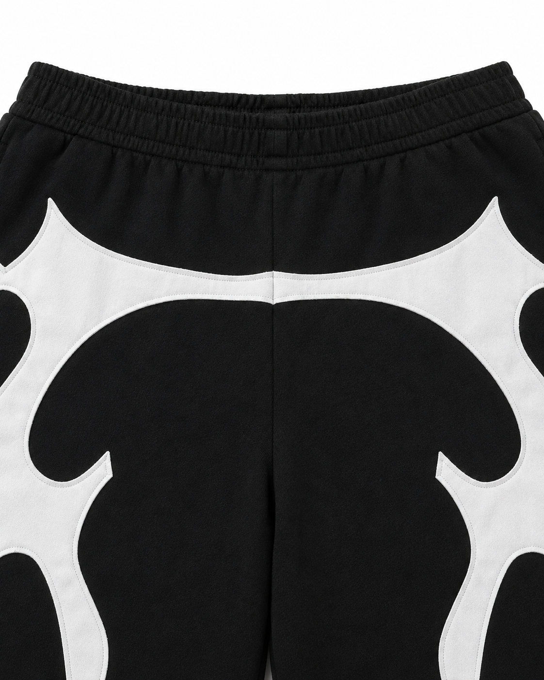 Studio Crest Shorts – Black / White