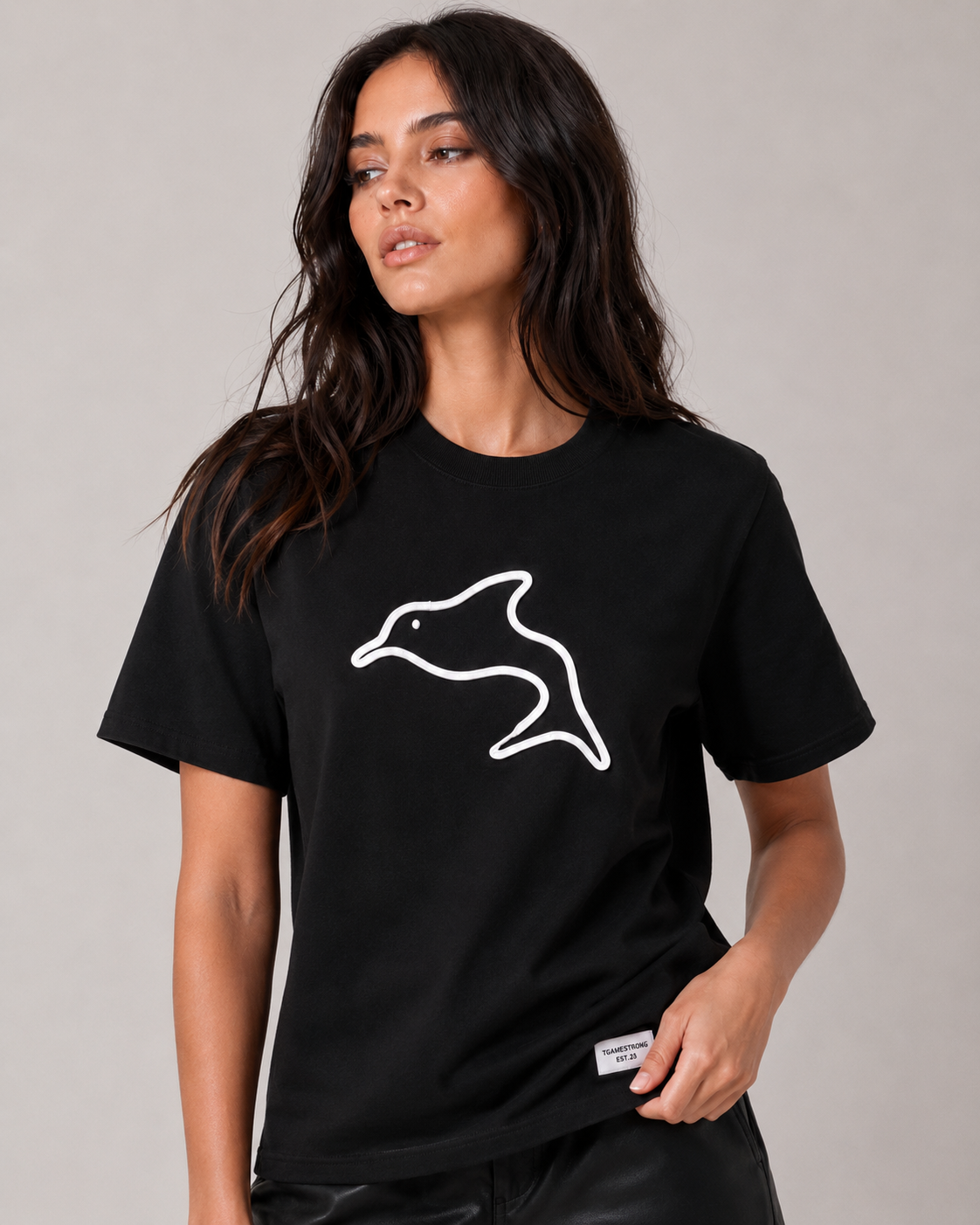 Dolphin Outline Tee – Black