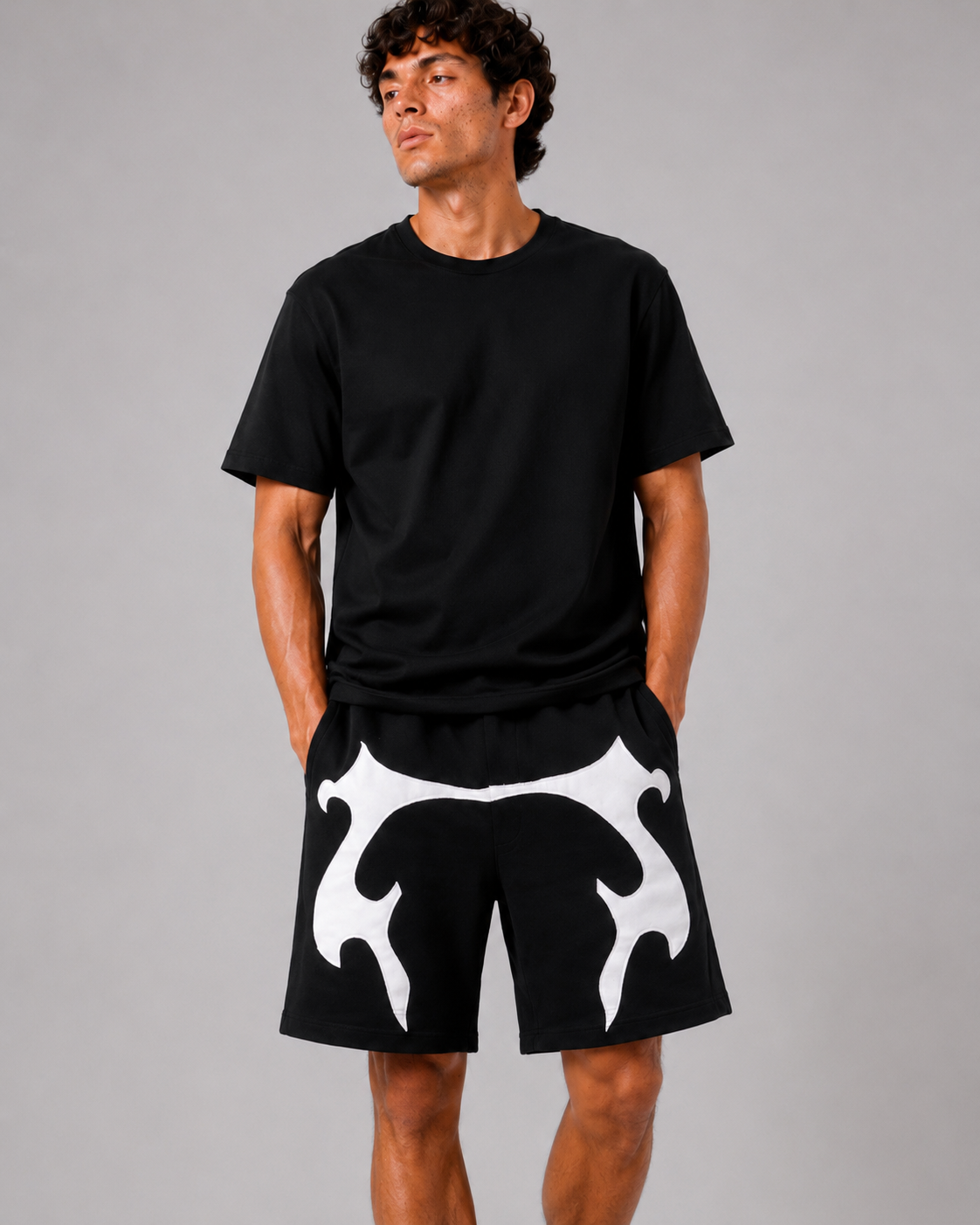 Studio Crest Shorts – Black / White